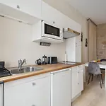 Ile St Louis City Apartment